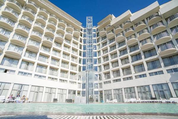 Бассейн Пляж